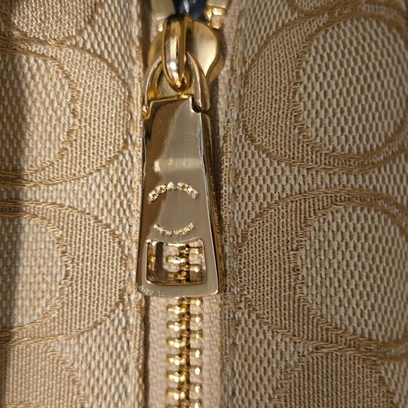 Coach F58282 Outline Signature Zip Top Cream Tote Bag - Picture 7 of 13